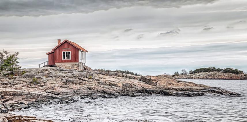 Fototapeta ścienna Bottle Post - widok na dom na wybrzeżu - woda - skandynawia