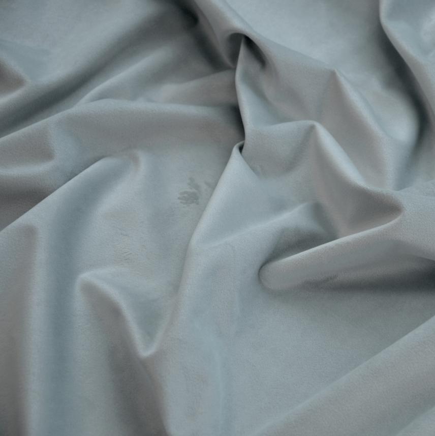 zasłona velvet kolor jasno niebieski szyta na wymiar