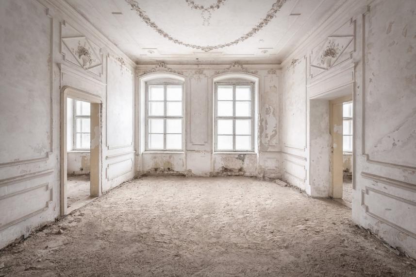 Fototapeta ścienna - biały pusty pokój - zdobienia - sztukateria - wzór